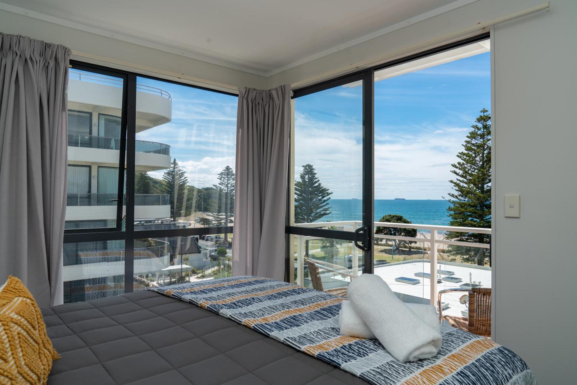 Ocean View Beach Escape - Top Floor Apartments, Mt Maunganui Base Mount Maunganui Exteriér fotografie