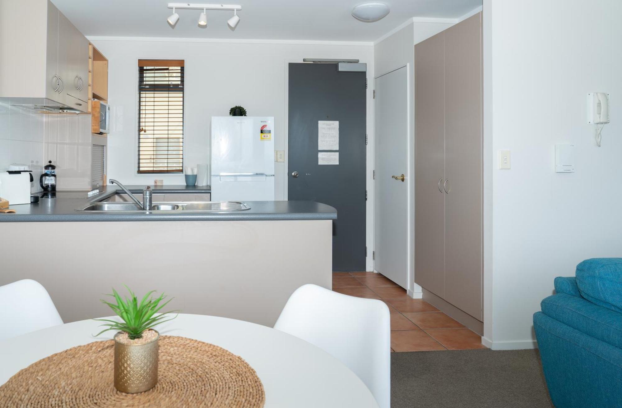 Ocean View Beach Escape - Top Floor Apartments, Mt Maunganui Base Mount Maunganui Exteriér fotografie