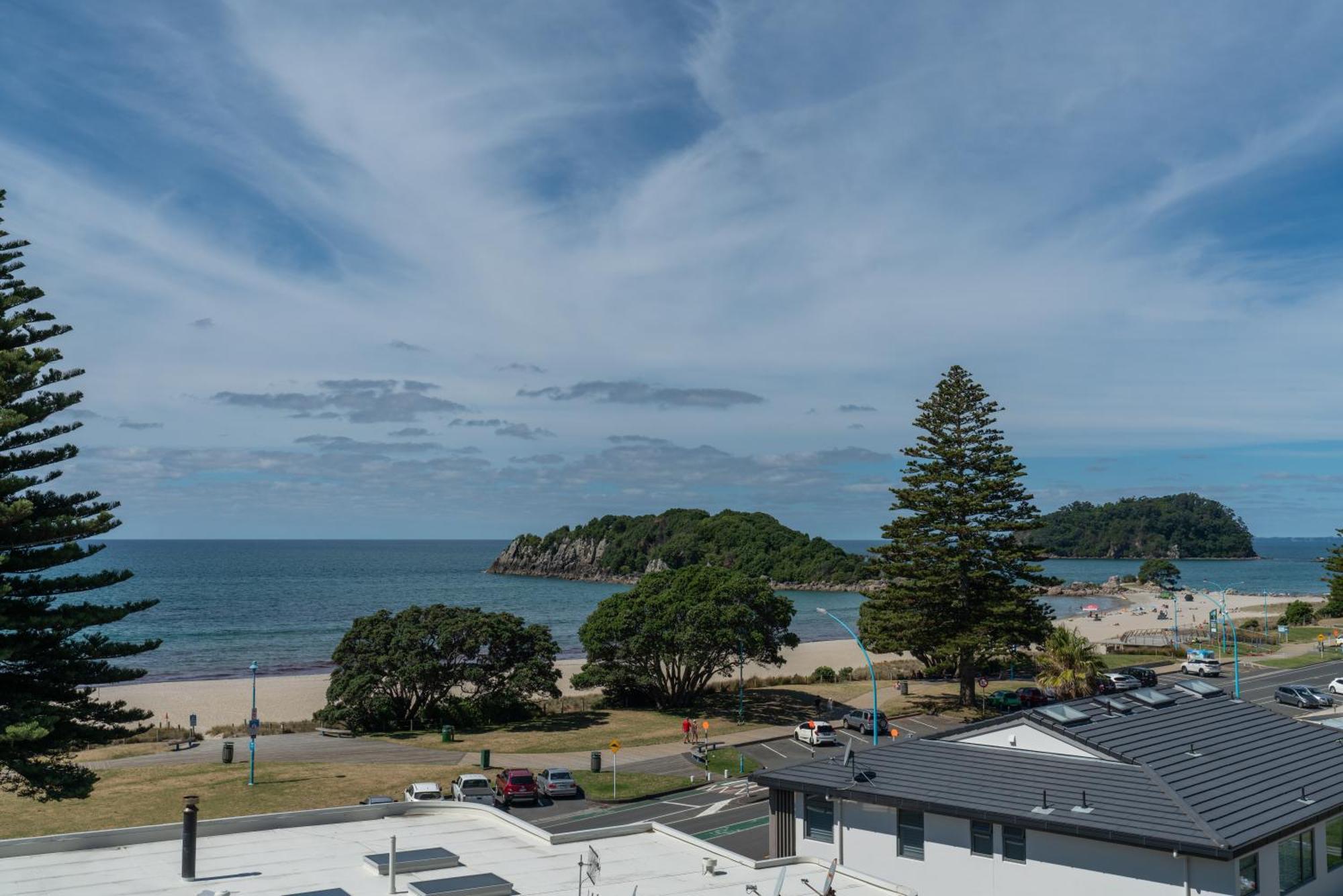 Ocean View Beach Escape - Top Floor Apartments, Mt Maunganui Base Mount Maunganui Pokoj fotografie