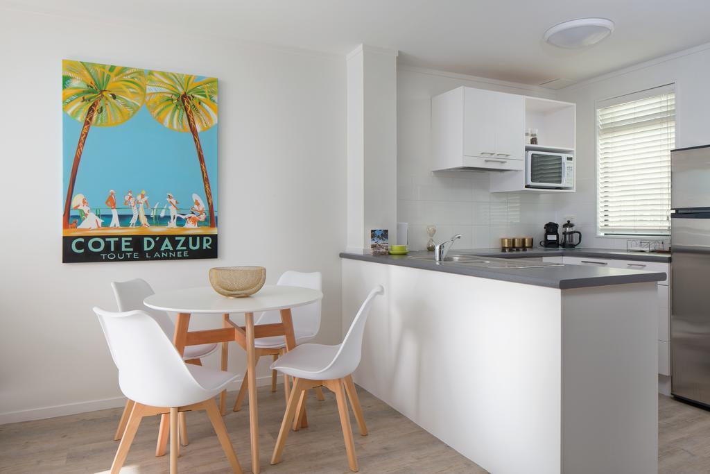 Ocean View Beach Escape - Top Floor Apartments, Mt Maunganui Base Mount Maunganui Exteriér fotografie